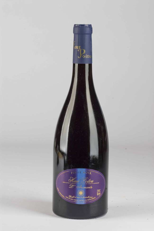 Votre Sante Pinot Noir. L#39;aromante, pinot noir du Haut